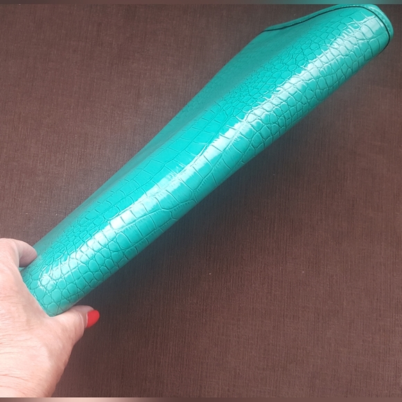 Anne Klein Green Seafoam Large Clutch Bag - Picture 2 of 8